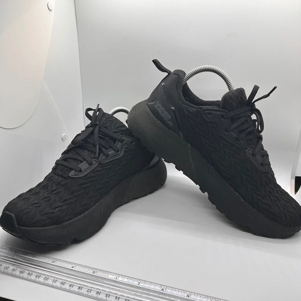 Under Armour HOVR Sonic 5 Men's Sleek Black Athletic Style Running Shoes Size 10